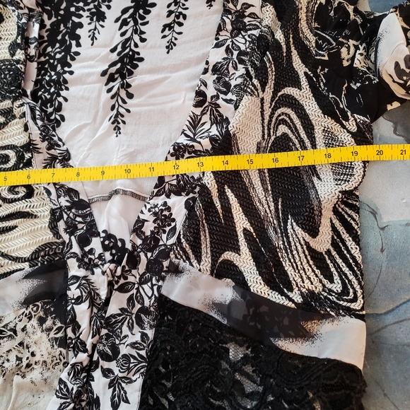 STERLING STYLES Black and white cardigan - Picture 6 of 10